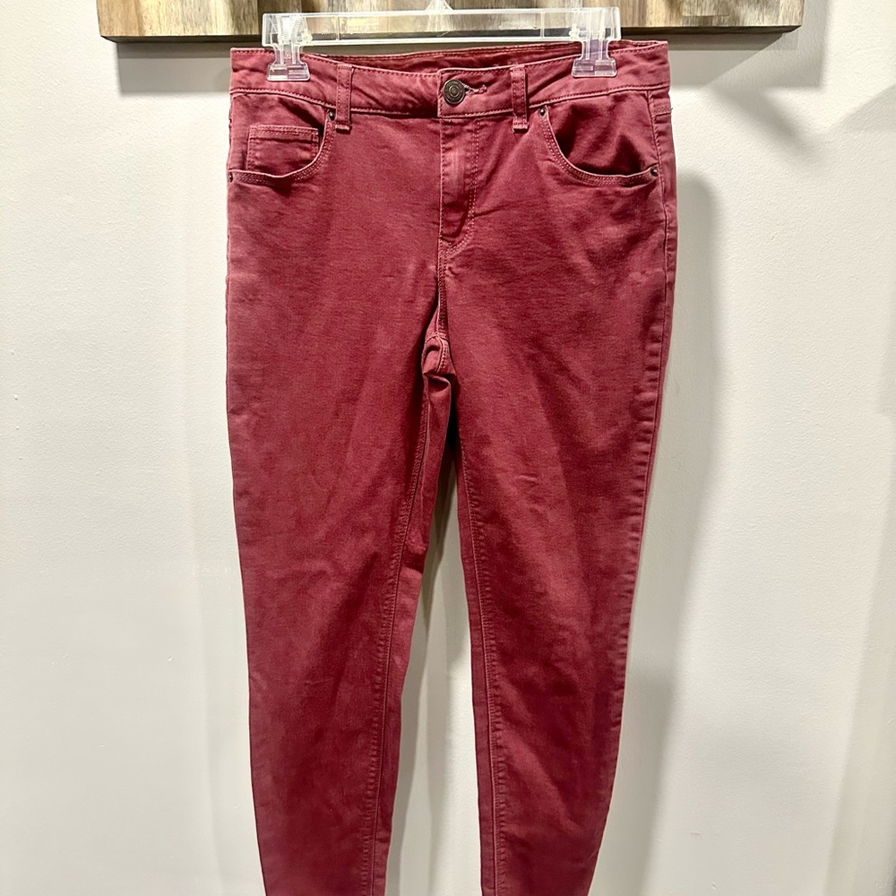 Almost Famous Women's Mid Rise Skinny Jeans Size 9 - Picture 2 of 11